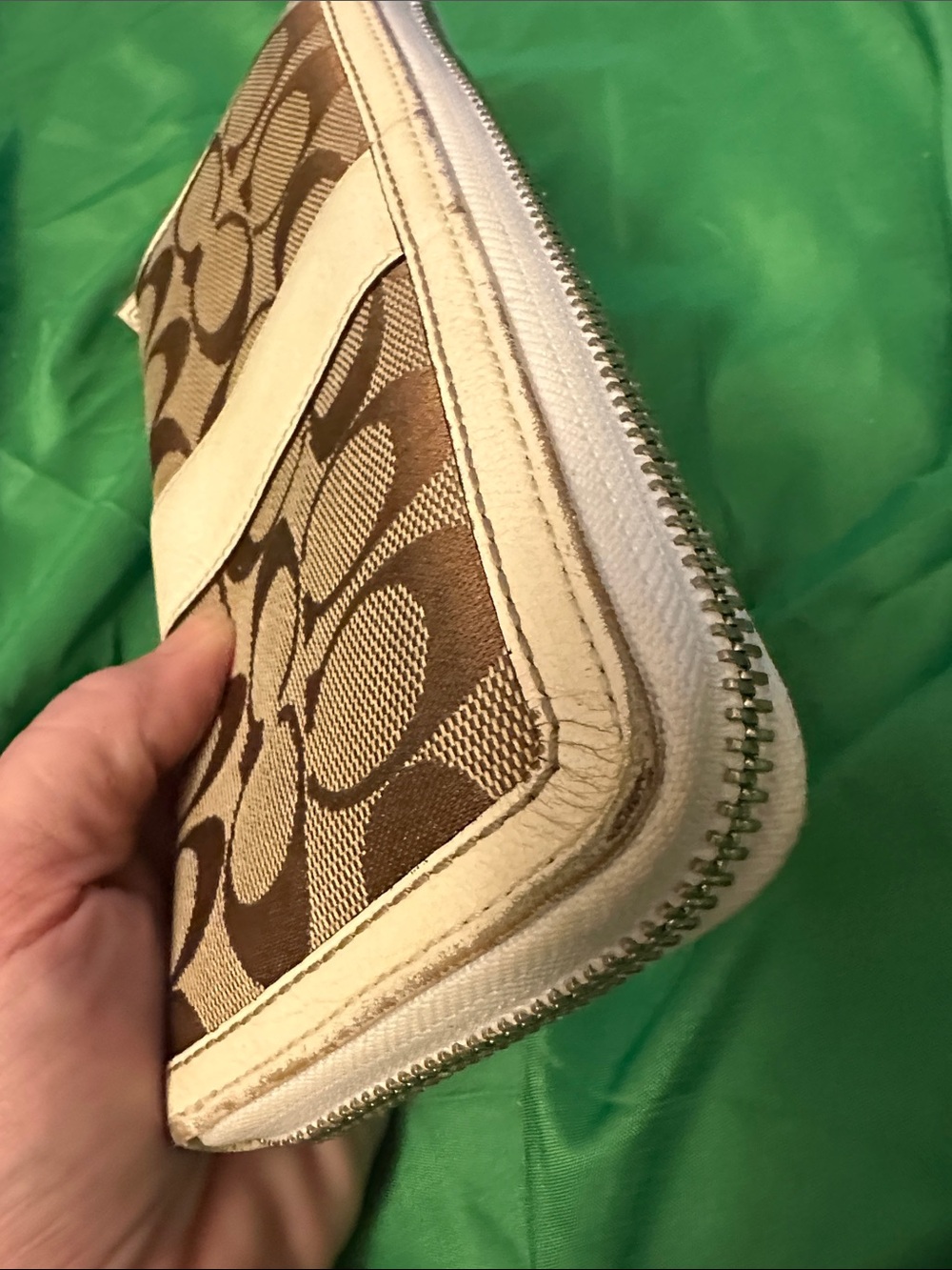 Coach Brown and Cream Signature Zip Wallet vintage w/ micro mini white metal tag - Picture 9 of 16